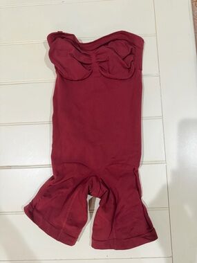 Strapless Ruched Bodysuit in Burgundy